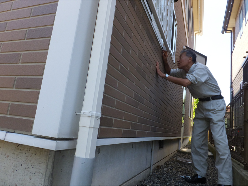外壁（サッシ等）　写真